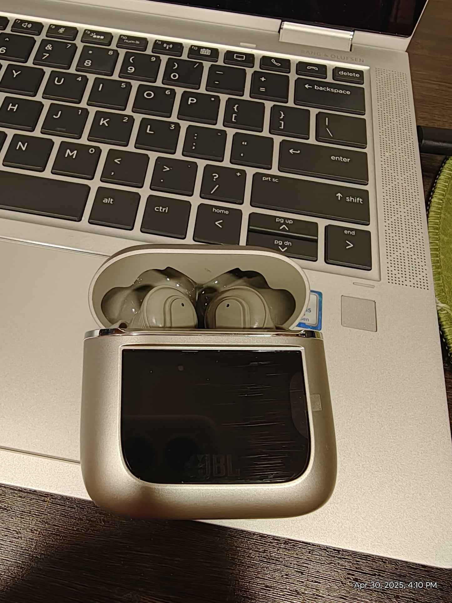🔊🎧 pro 2 Smart Sound Pro – Adaptive Noise Cancelling Earbuds with Smart Case & Crystal-Clear Audio 💼🎶