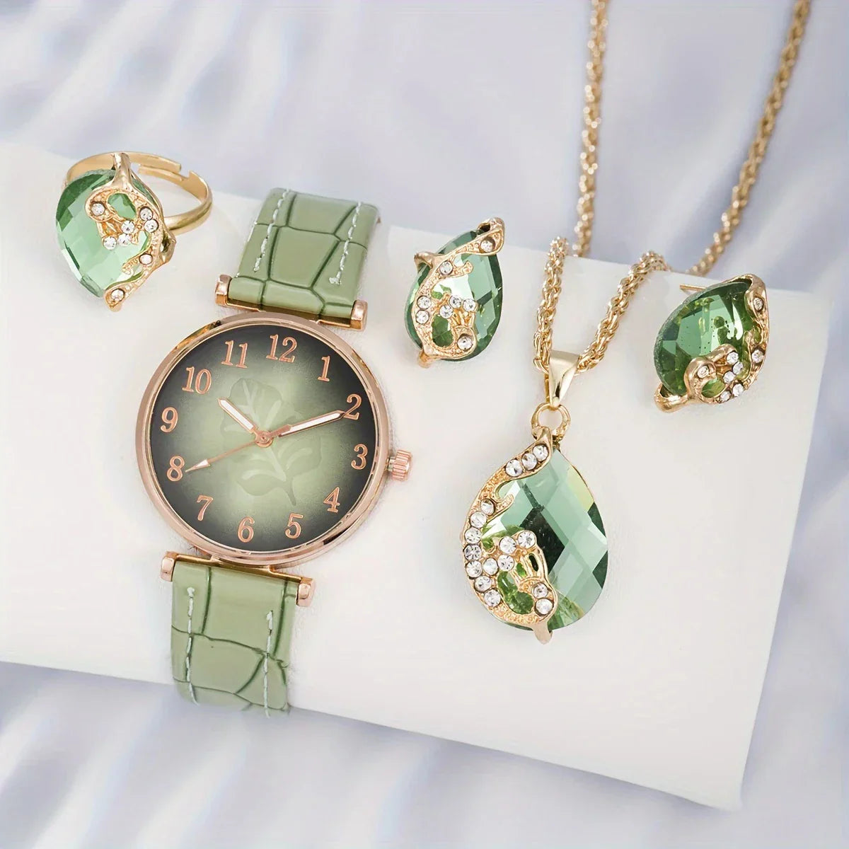 🌿✨ One Leaf Women’s Digital Dial Quartz Watch + 4-Piece Jewelry Set – Stylish Elegance for Every Occasion 💖 - DoorAndSteps E Commerce 